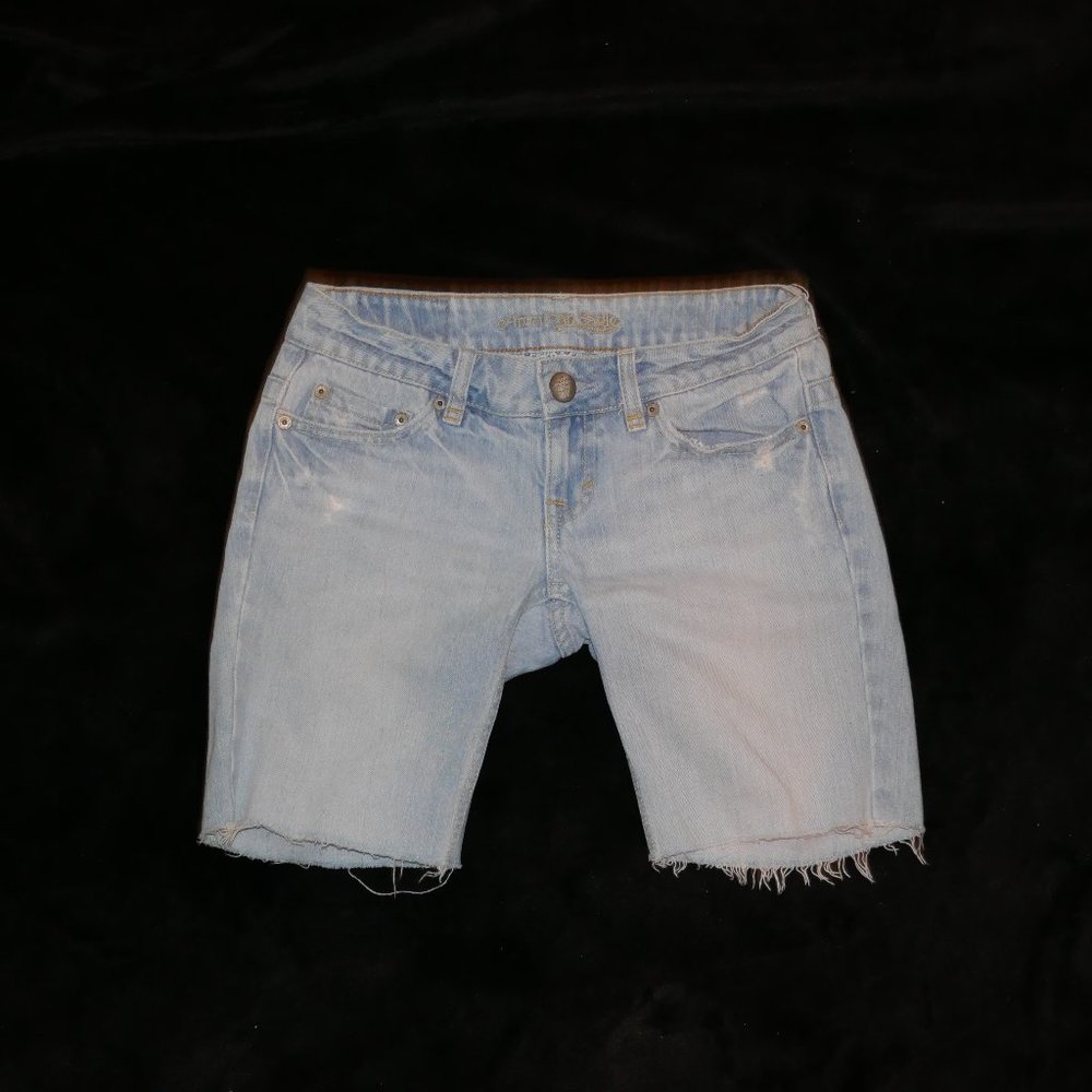 Women's Lightwash American Eagle denim bermuda shorts size 0